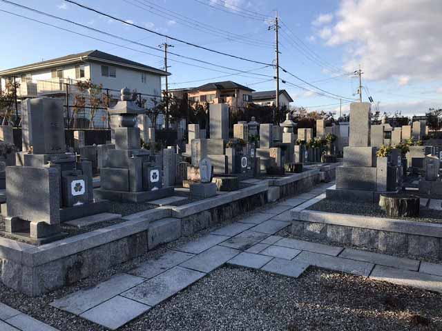 道場川原墓地（神戸市北区）の墓地の様子