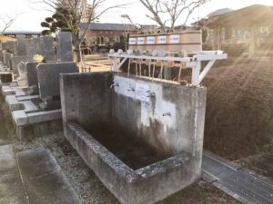 道場川原墓地（神戸市北区）の水場