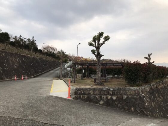 城ヶ丘墓地公園（三田市）の休憩所