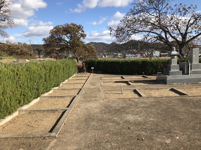 真福寺加古川霊苑（加古川市）の墓地の様子