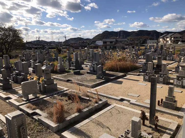 真福寺加古川霊苑（加古川市）の墓地の様子