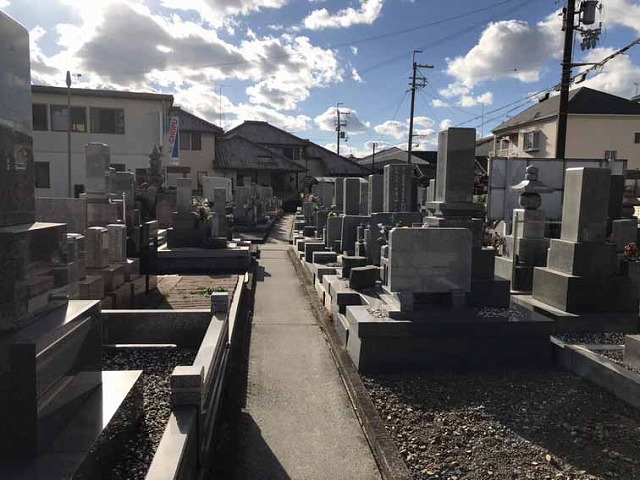 木村墓地（加古川市）の墓地の様子