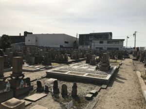 高松墓地（神戸市兵庫区）の様子。21.2.27