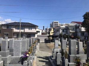 安養寺墓地（尼崎市）の墓地の様子