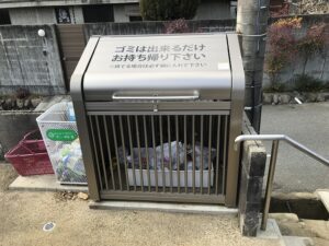 米谷墓地（宝塚市）のゴミ置き場