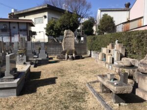 墓地全体が「芝生墓地」です。尼崎市の西長洲霊園です。