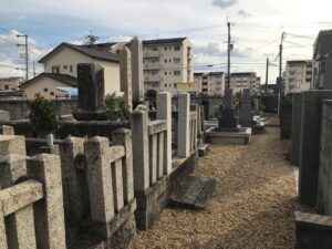 沢良宜東墓地（茨木市）のお墓