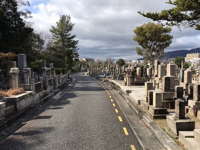 西宮市立満池谷墓地の様子。21.3.6