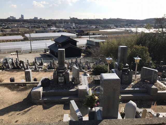 勝明寺墓地（神戸市西区）の墓地の様子