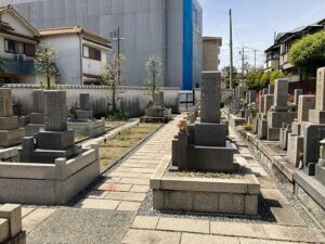 平井南墓地（宝塚市）の墓地の様子