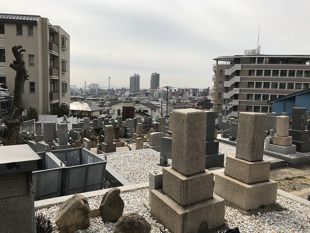 神戸大学南、桜ヶ丘善光寺裏にある高羽墓地（神戸市灘区）