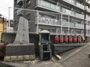 神戸大学南、桜ヶ丘善光寺裏にある高羽墓地（神戸市灘区）