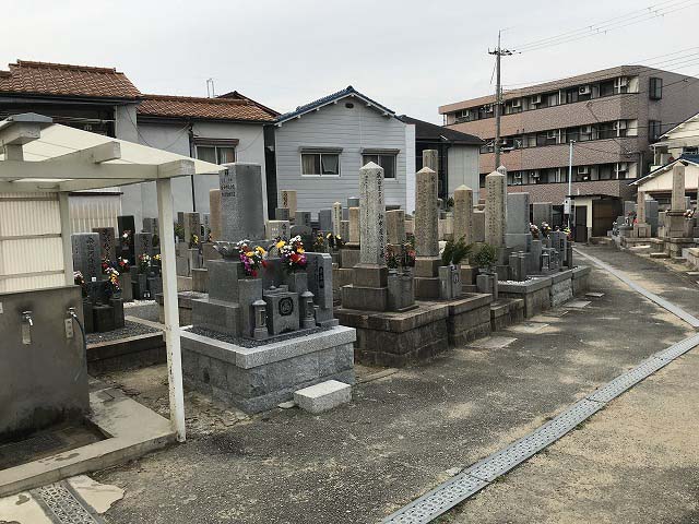 尼崎市にある塚口本町霊園