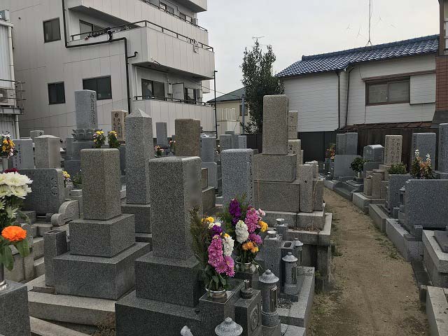 尼崎市にある塚口本町霊園