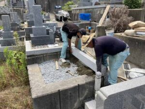 乙木墓地（神戸市垂水区）で巻石の工事でした。