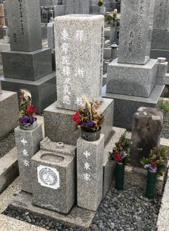 加納川田墓地で文字の彫刻をさせていただきました（中東様）