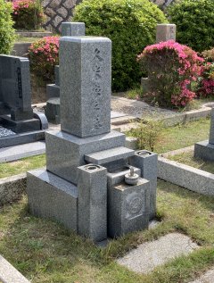 芦屋市霊園で文字の彫刻をさせていただきました（赤澤様）