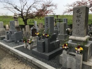 初島・東園田墓地（尼崎市）のお墓