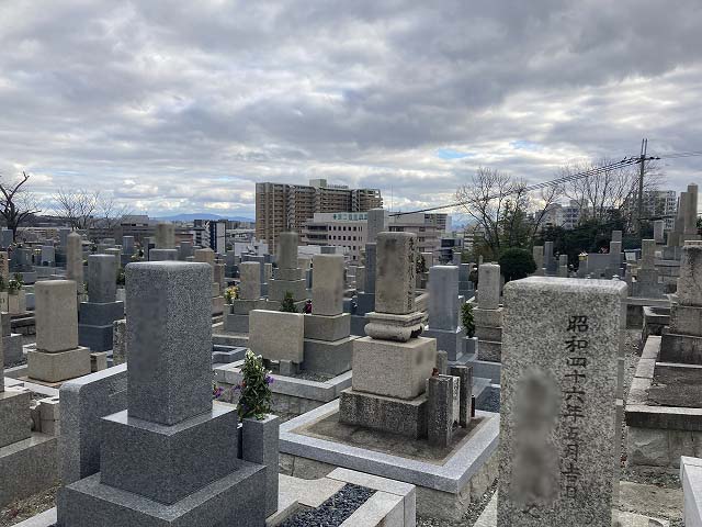 小戸墓地（川西市）のお墓