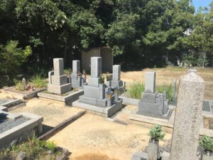 粟生新家墓地（箕面市）のお墓