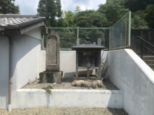 上止々呂美共同墓地（箕面市）のお墓