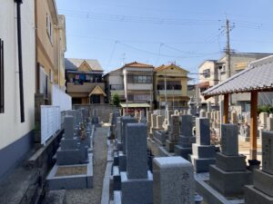 穴太墓地（八尾市）のお墓