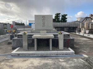 総持寺土行山墓地（茨木市）のお墓