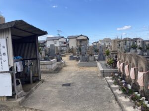 半田墓地（貝塚市）のお墓