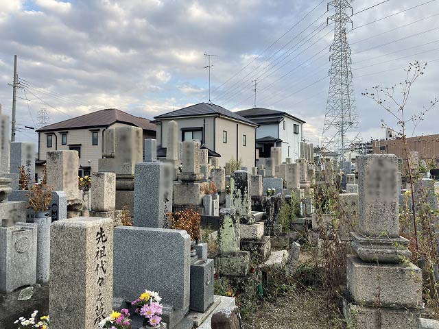 寺本・山田・池尻・西野共同墓地（伊丹市）のお墓