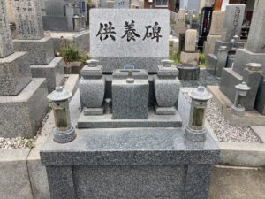 上市区墓地（柏原市）のお墓