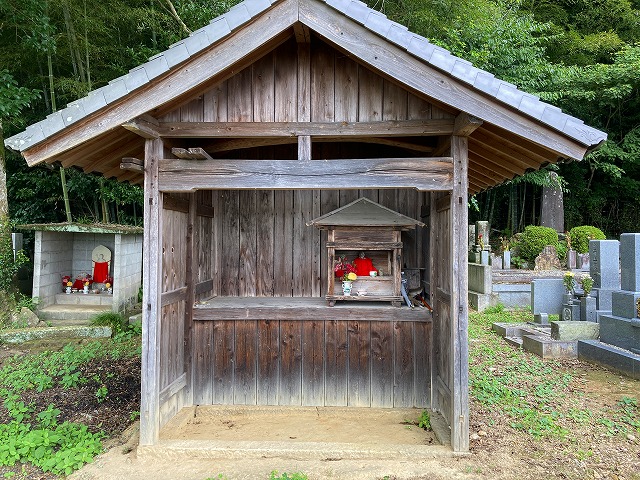 粟生町森岡共同墓地（小野市）のお墓