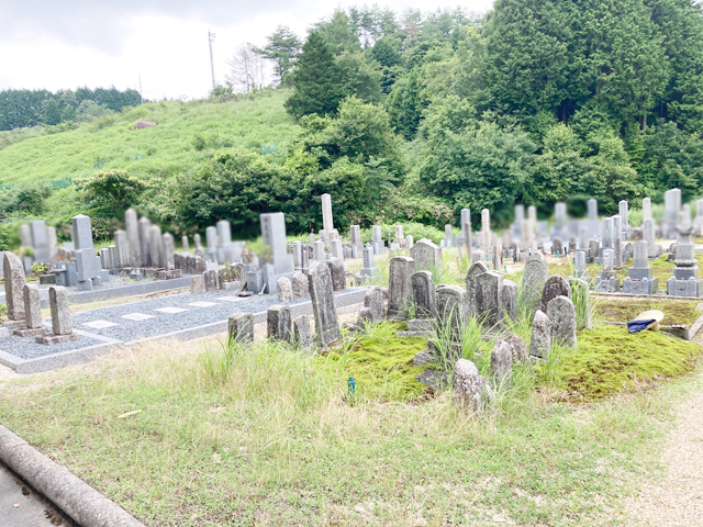 野殿墓地（京都府相楽郡南山城村）