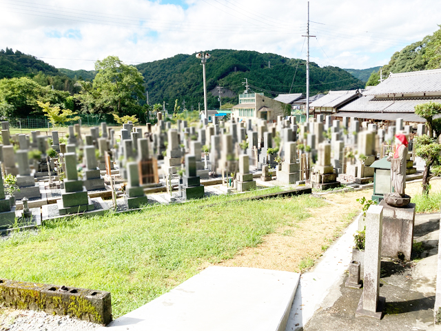 春光寺境内墓地　（京都府相楽郡南山城村）のお墓