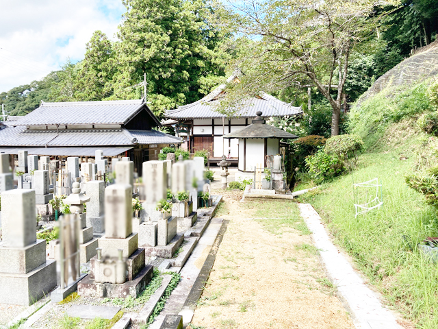 春光寺境内墓地　（京都府相楽郡南山城村）のお墓