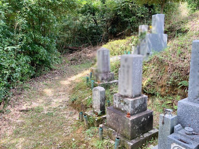 八束尻墓地（京都府相楽郡南山城村）