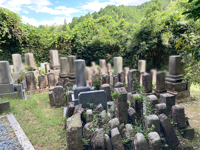 八束尻墓地（京都府相楽郡南山城村）のお墓