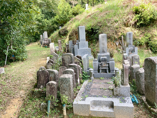 八束尻墓地（京都府相楽郡南山城村）のお墓