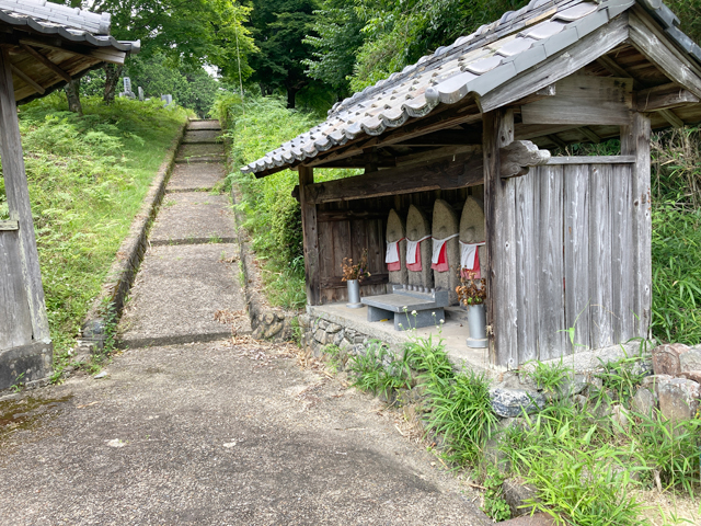 老中自治会墓地（京都府綴喜郡宇治田原町）のお墓