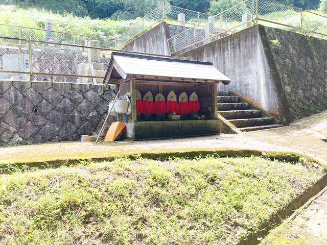 岩倉墓地（京都府相楽郡和束町）のお墓