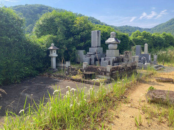 東本庄墓地（三田市）のお墓