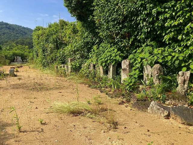 東本庄墓地（三田市）のお墓