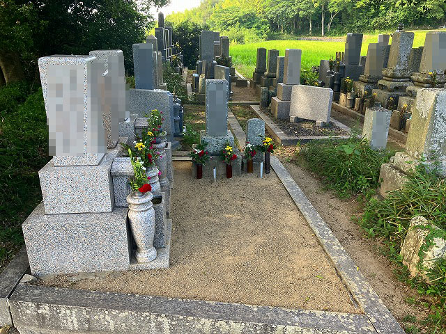 尾崎分野墓地（淡路市）のお墓