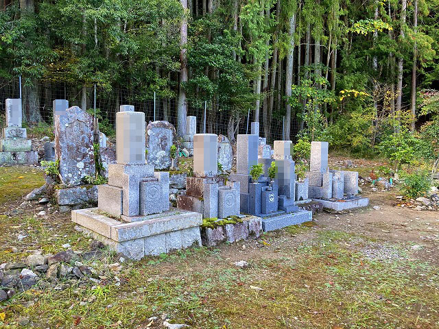 小柿墓地（三田市）のお墓