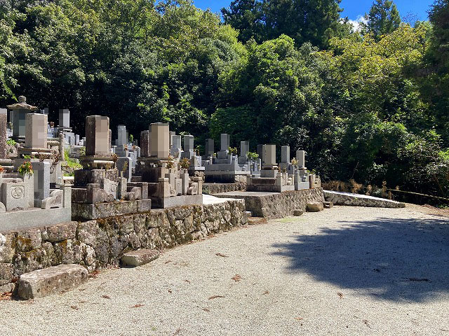 鈴鹿墓地（三田市）のお墓