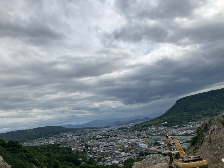 世界最高級の石材】「庵治(あじ)石」とは?ブランドとして認識 世界最高級の石材】「庵治(あじ)石」とは?ブランドとして認識