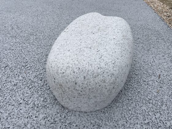 大阪・関西万博で石磨き
