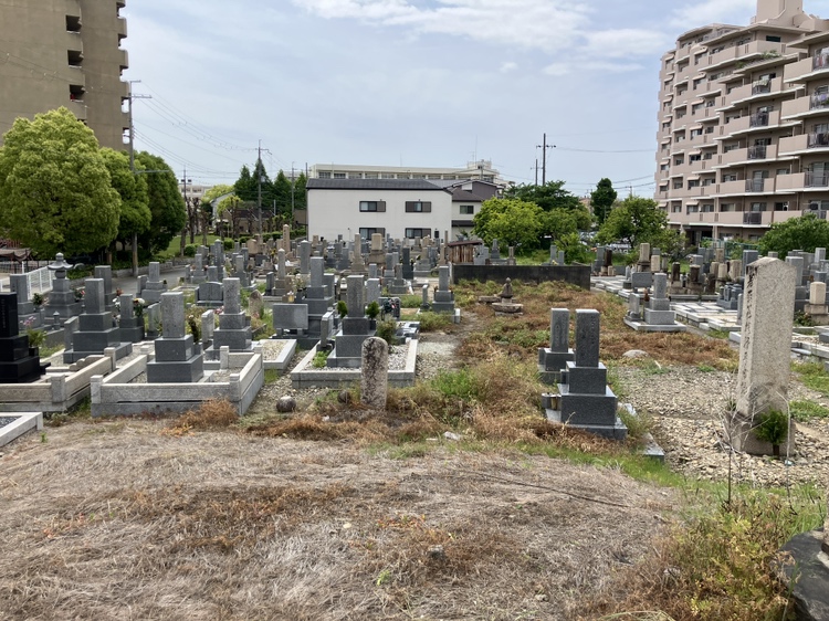 食満墓地（尼崎市）のお墓