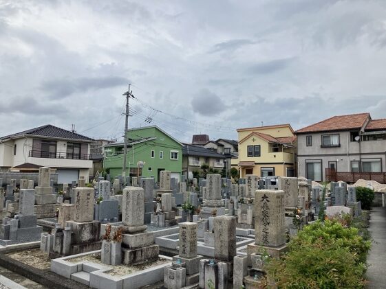 総持寺土行山墓地（茨木市）