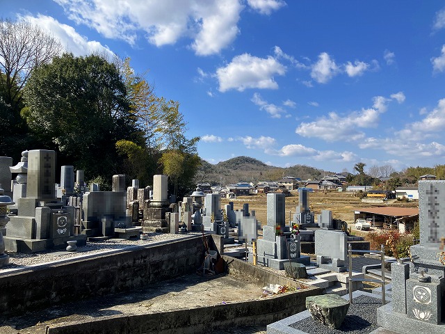 鎮岩町東墓地（加西市）のお墓