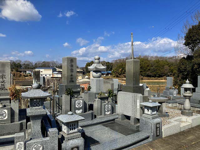 鎮岩町東墓地（加西市）のお墓